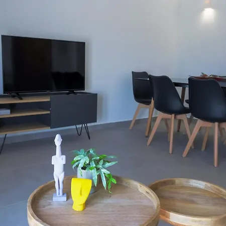 Phos De Apartment