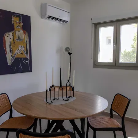 Phos De Αντίπαρος